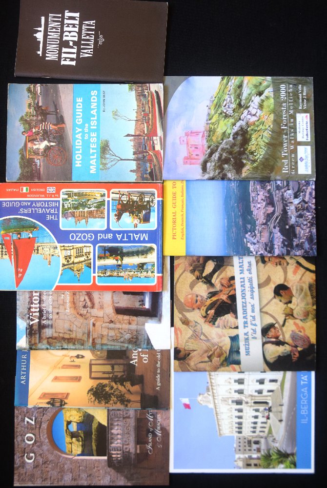 Monumenti fil-Belt Valletta; Gozo; Malta & Gozo and other guide books (9)