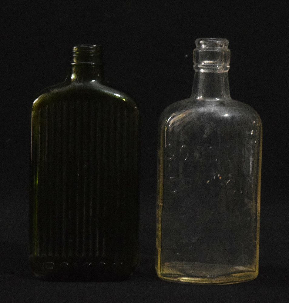 GORDON'S Dry Gin flat bottle; Green glass bottle, Poison (2)
