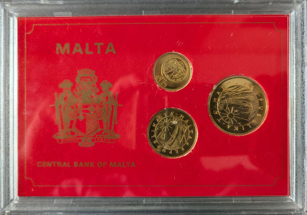 Central Bank Of Malta 3 Gold coin set, Lm100, Lm 50, Lm 25, 1977, boxed