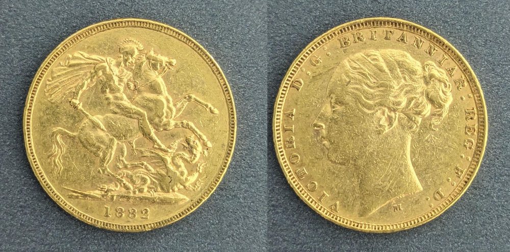 QV  Young Head Gold Sovereign, 1882