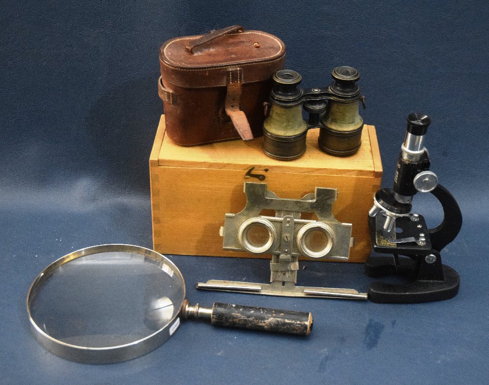 ZUIHO microscope, lens, binocular in leather case and viewer