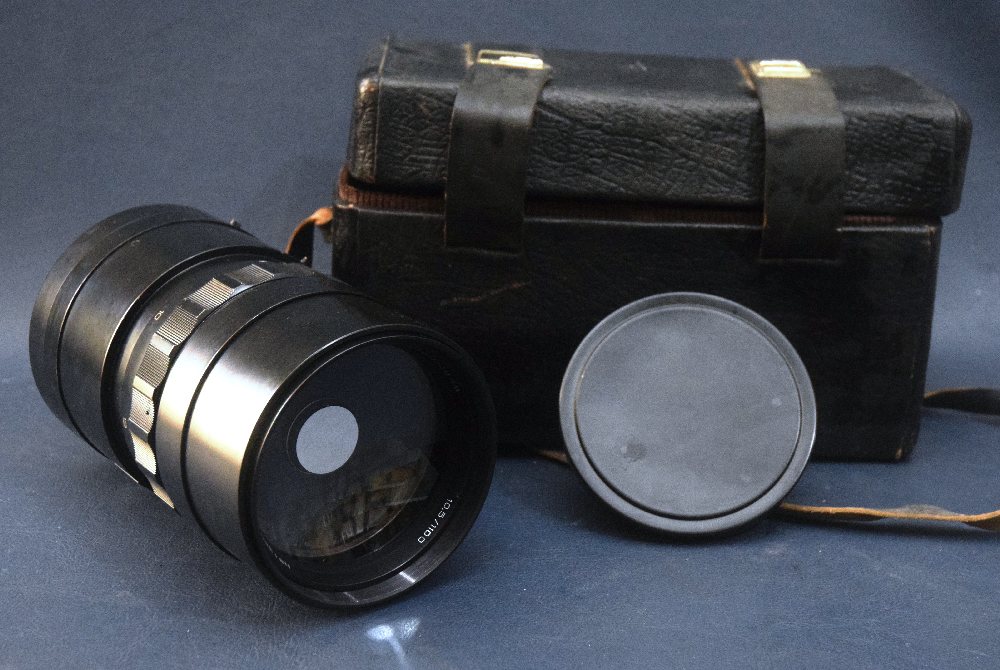 MTO 1000 telephoto lens in original case. Ca 1970