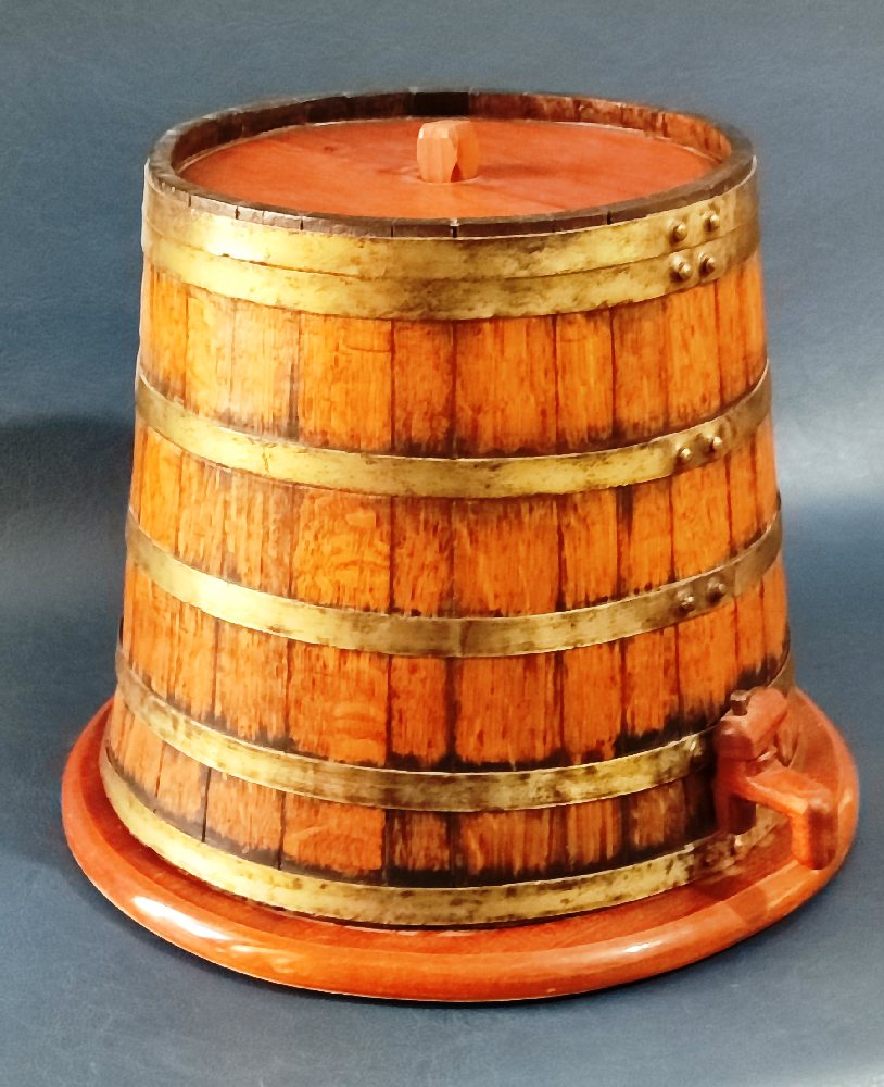 Teak wine barrel with brass belts, 28cm