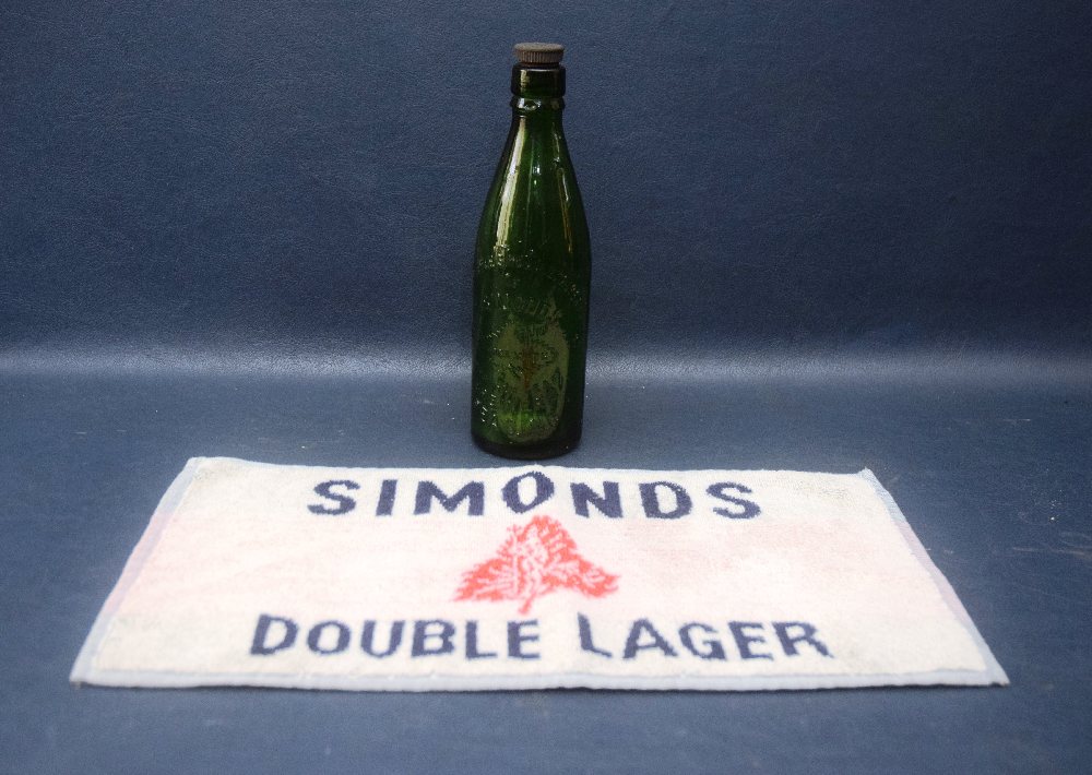 SIMONDS green bottle and towel mat