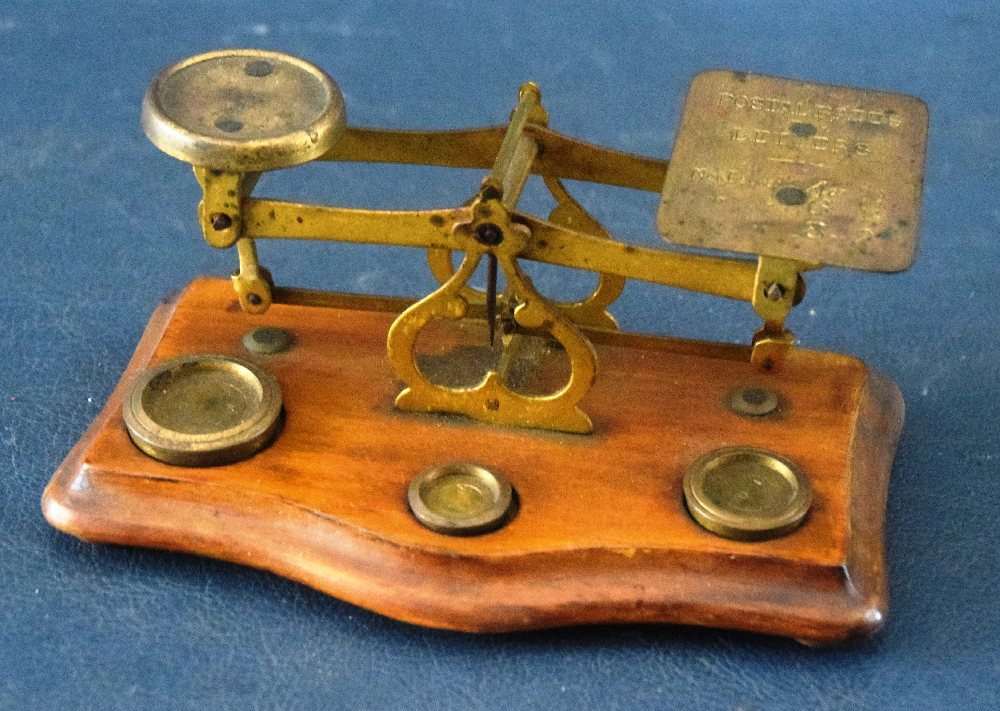 Early 20th C. Postal weighing scales with 3 disc weights