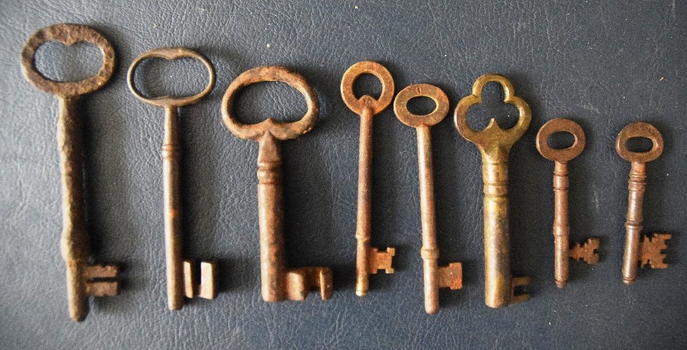 8, Iron old keys