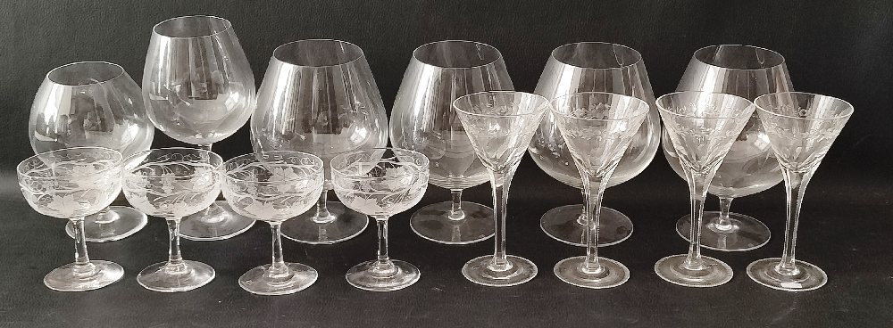 Quantity of stem glasses